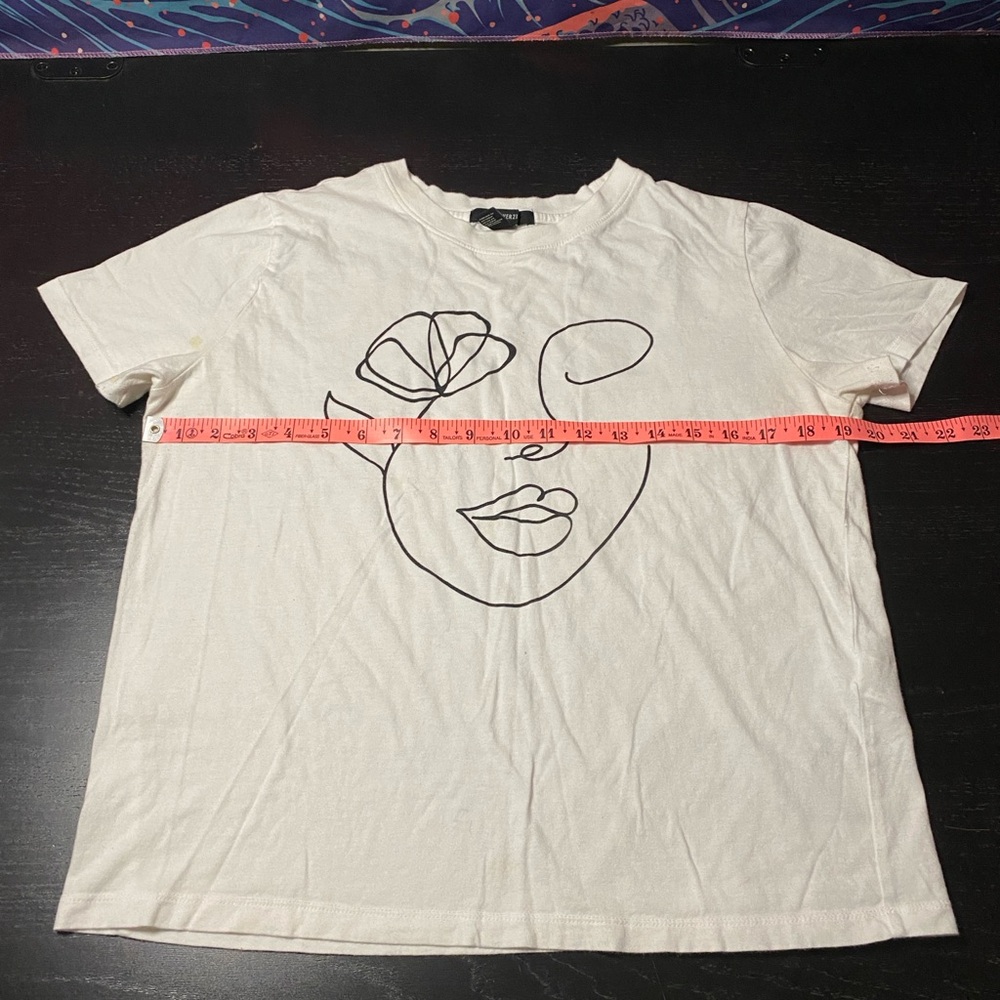 Forever 21 White Crew Neck Graphic Tee - Single Line Face - Picture 5 of 7